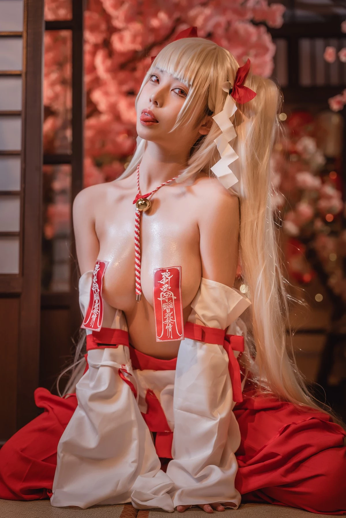 蜜汁貓裘 Cosplay 可畏巫女