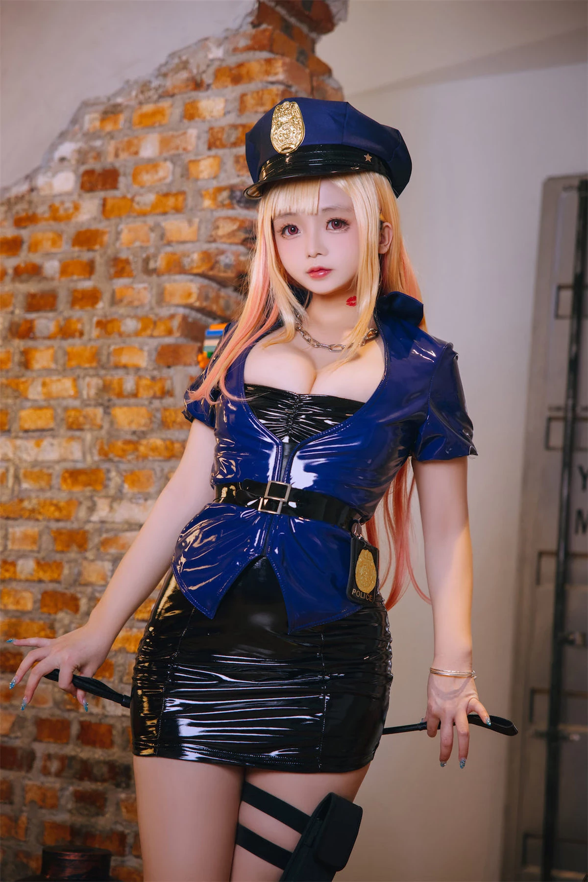 Cosplay 日奈嬌 喜多川海夢女警