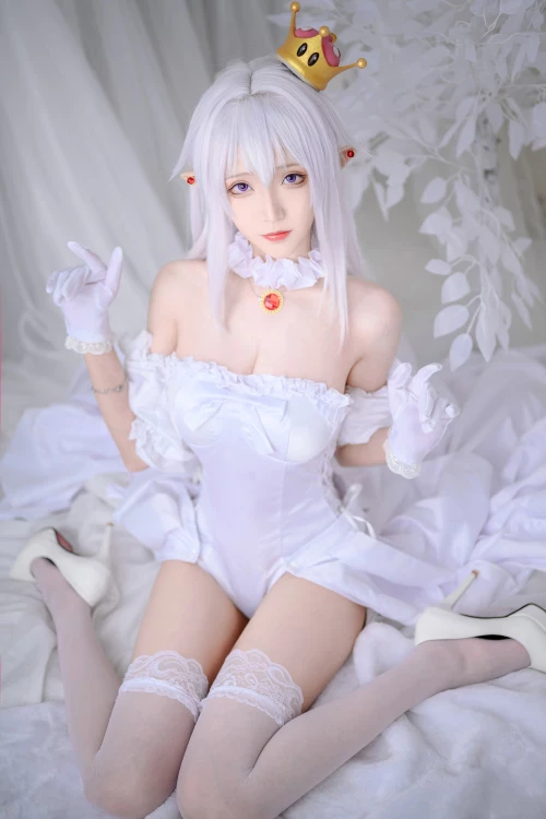 Cosplay 年年 苗疆少女