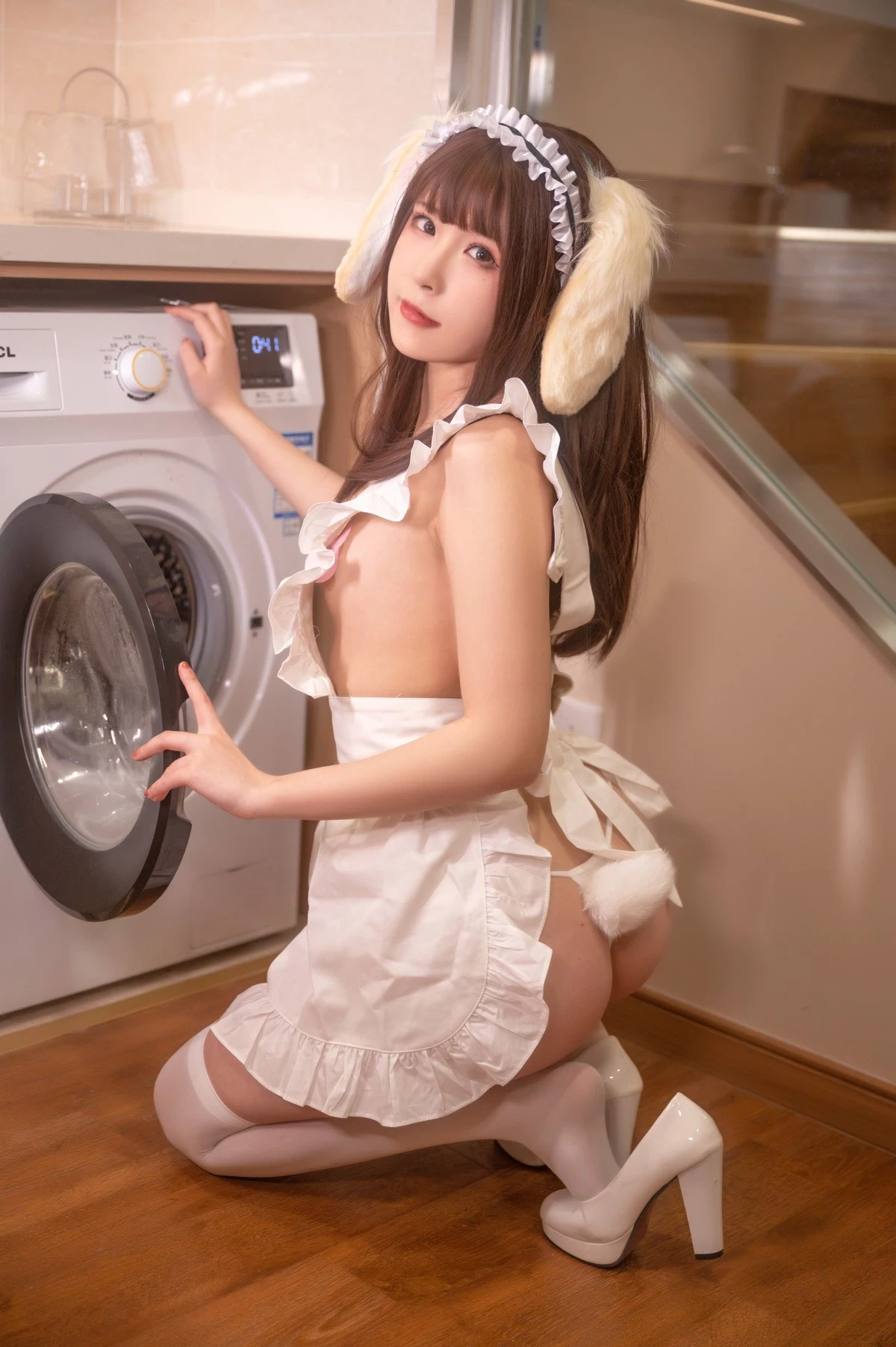 Cosplay Quan冉有點餓 兔耳女僕