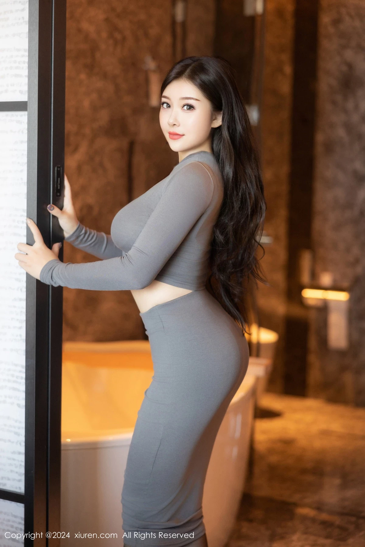 [XiuRen秀人网]2024.10.22 Vol.9325 白洁Bessie 完整版无水印写真[80P]