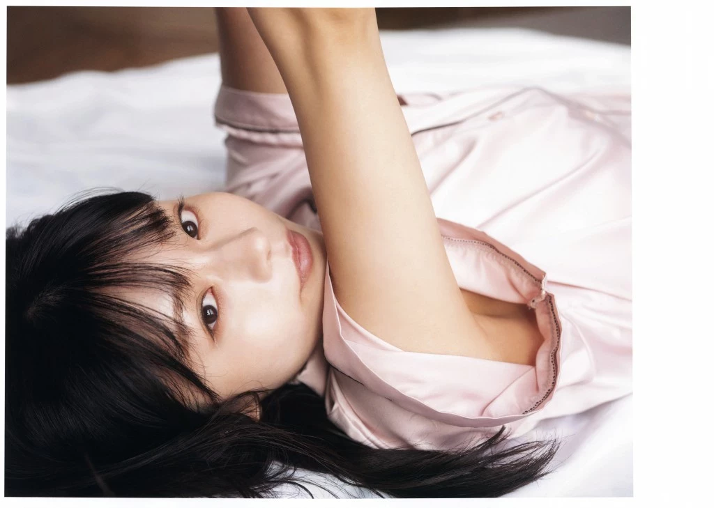 椛岛光[Photobook] 1st写真集  chouchou’2024.12.11 [99P]