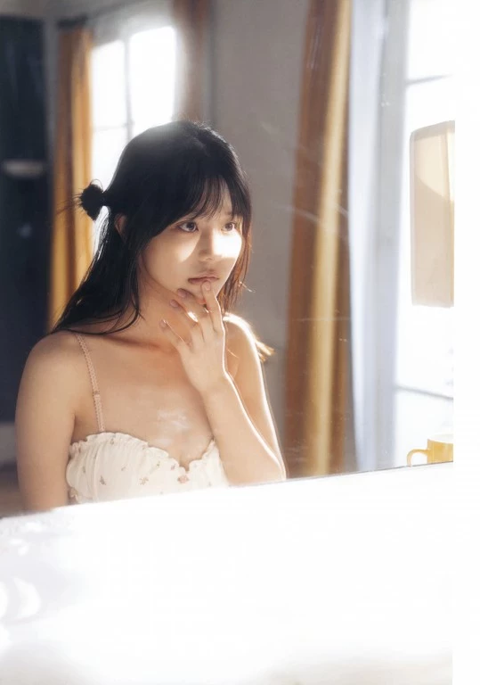 椛岛光[Photobook] 1st写真集  chouchou’2024.12.11 [99P]